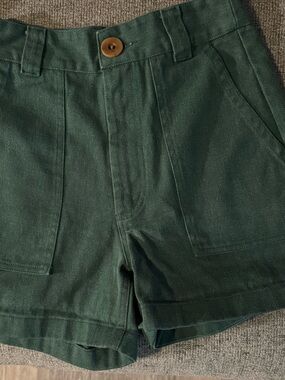 Beaton Linen High-Rise Dark Green Button-Front Shorts